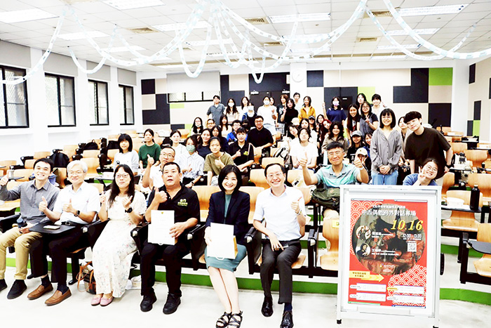 金門傀儡戲劇團受邀三校巡演。(劇團提供)