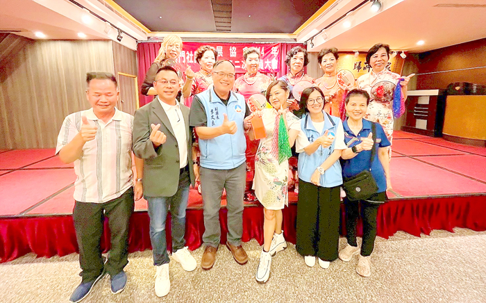 南門社區會員大會,副縣長李文良到場致意。(許峻魁攝)