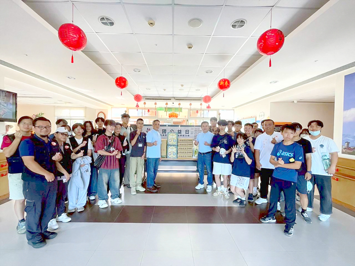 救國團邀金大師生響應全國公益日。(救國團提供)