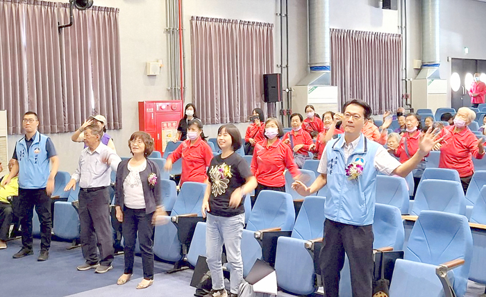 社區防暴成果展,展現縣府與社區攜手推動防暴豐碩成果。(蔡麗玉攝)