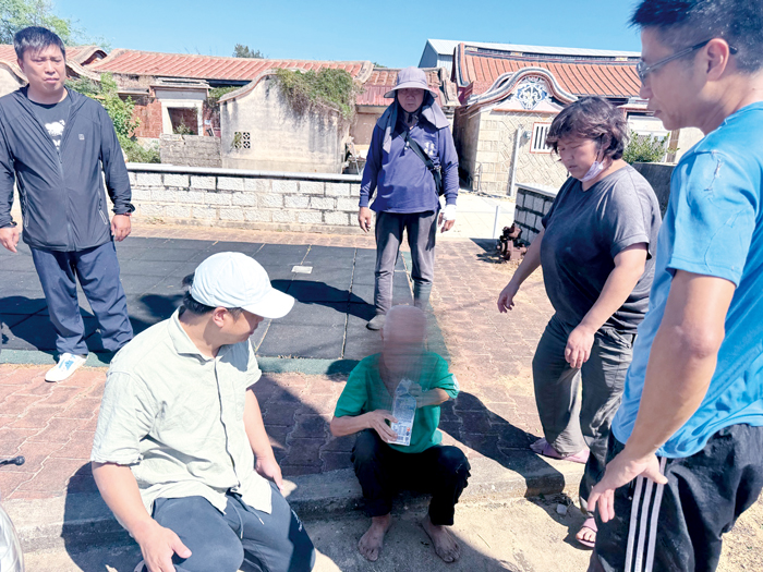 警民合作順利尋獲失蹤長者。（金湖分局提供）