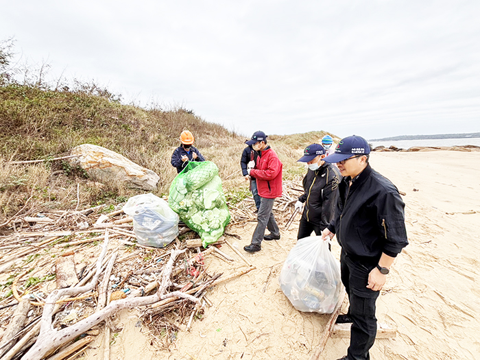 淨灘活動清理保麗龍約90公斤、回收物110公斤、垃圾150公斤。（塔山電廠提供）