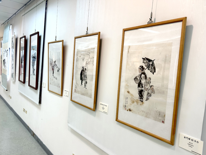 金門大學辦理「以筆通神~李奇茂大師百年紀念展」，展期至11月21日，筆下人物刻畫深入靈魂，充滿生命力。（許加泰攝）