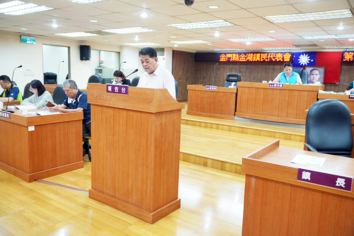 金湖鎮鎮長陳文顧進行專題報告。
（金湖鎮公所提供）