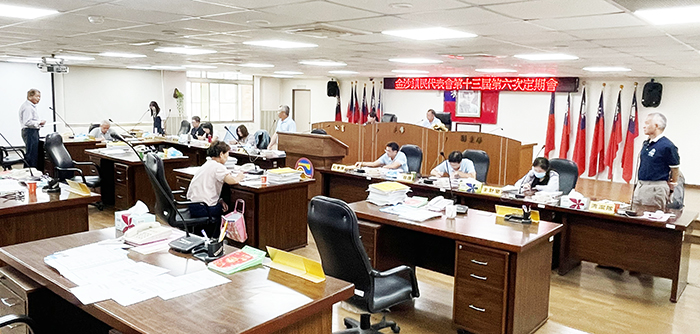 金沙鎮民代表會進行鎮政總質詢。（陳麗妤攝）