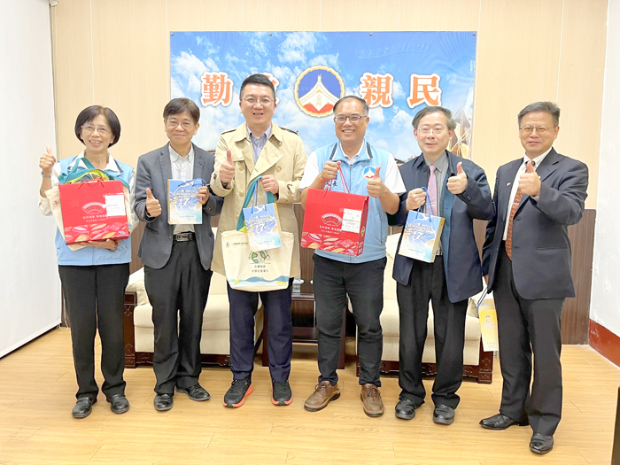 仁德醫護管理專科學校由董事長莊家穎、校長黃柏翔及教授吳東昇拜會金門縣政府。（教育處提供）