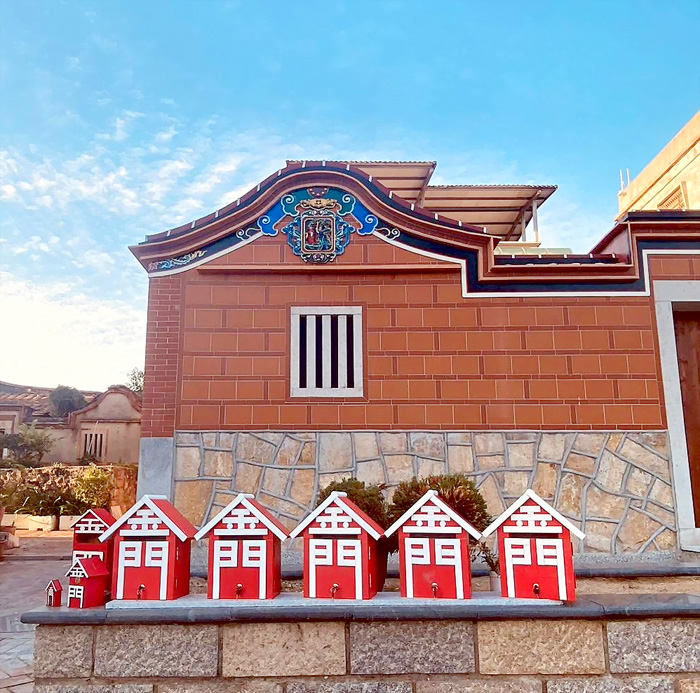 清華金門社區大學木藝雷雕課程學員作品。（校方提供）