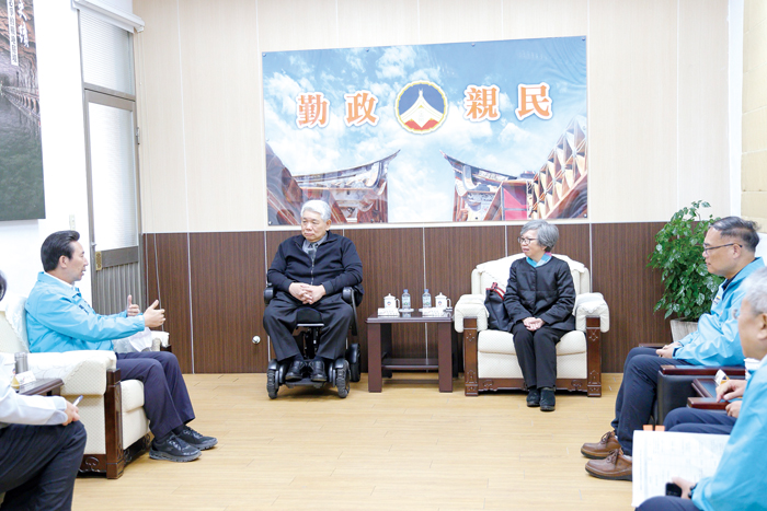 監察院委員王榮璋、蘇麗瓊蒞臨縣府拜會，與縣長陳福海及縣府團隊就縣政治理與地方議題進行交流。（薛子軒攝）