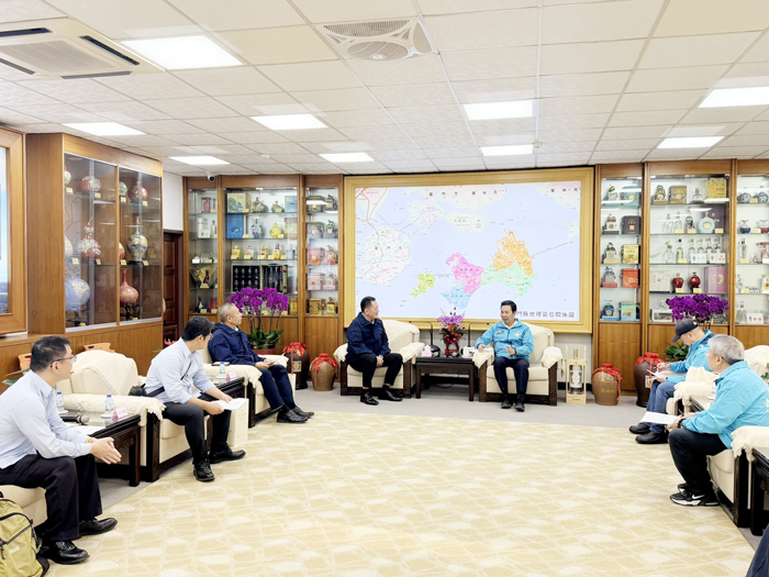 縣長陳福海主持「研商金門岸巡駐地廳舍整建事宜」會議，邀集海巡署及縣府相關單位共同研議改善方向。（李映蓉攝）