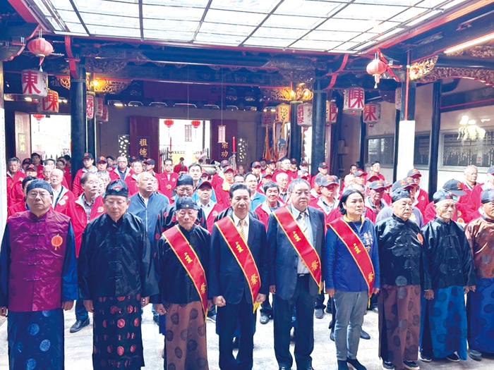 潁川堂金門縣陳氏宗親會於昨日上午在後浦陳氏大宗祠，舉行「冬季祭祖大典」。（陳氏宗親會提供）