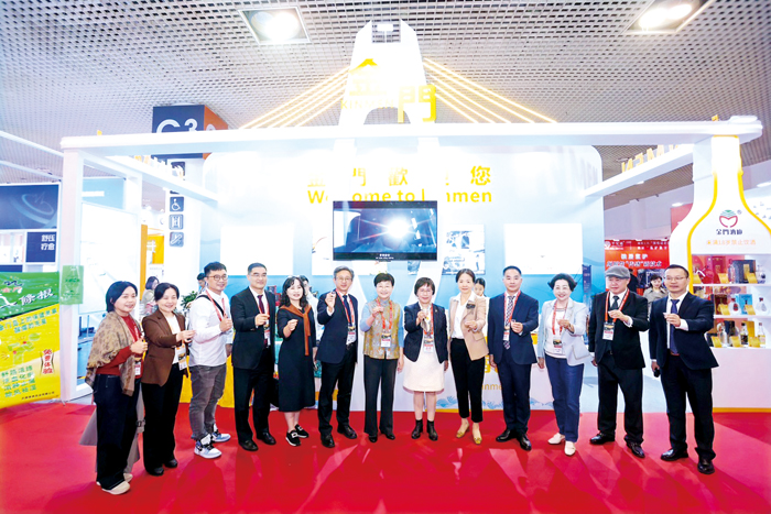 首屆「海峽兩岸（廈門）銀髮博覽會」於12月5日至7日於廈門國際會展中心登場，金門縣政府應邀參展。（觀光處提供）