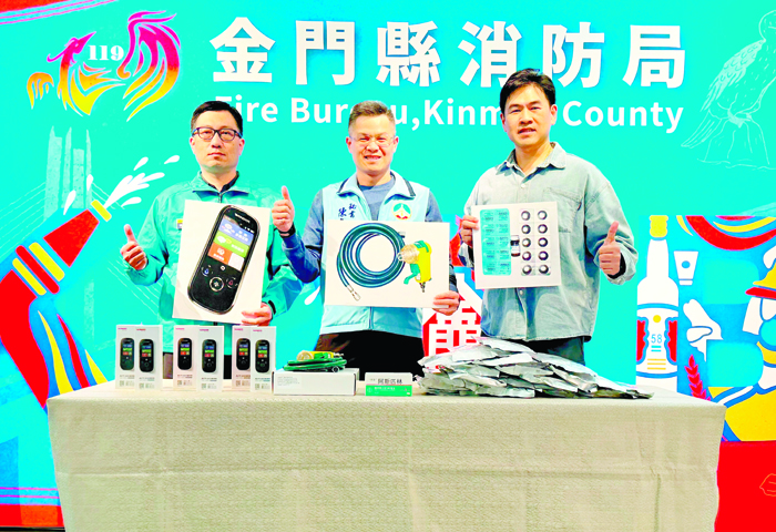 謝先生連續第三年跨海挹注消防救護資源。（消防局提供）