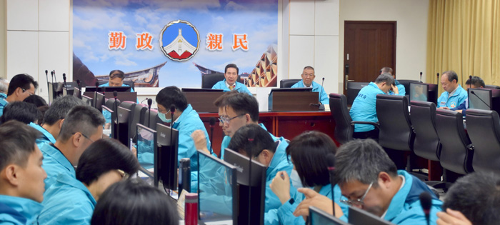 縣府召開114年第12次縣務會議，縣長陳福海強調縣府施政應讓縣民「有感」，致力打造更友善、具潛力的金門。（莊煥寧攝）