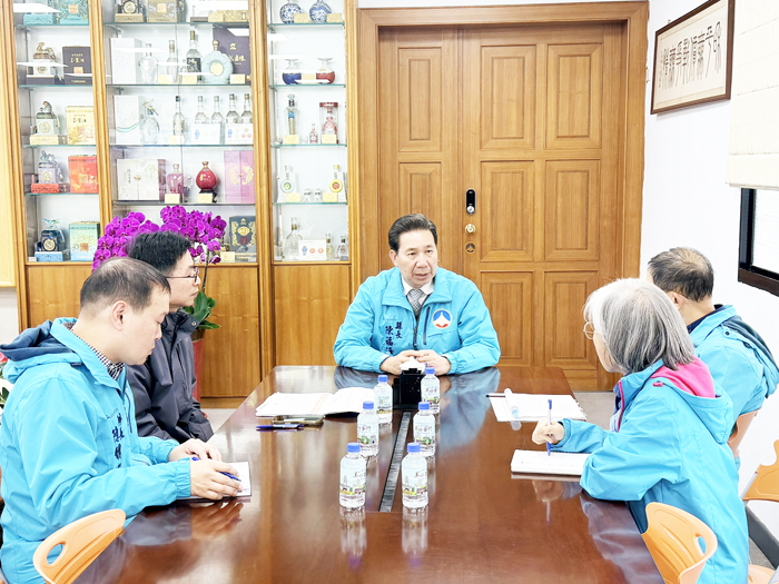 金門縣政府召開縣市財力分級因應研議會議，縣長陳福海主持，財政處、主計處等相關單位與會。（李映蓉攝）