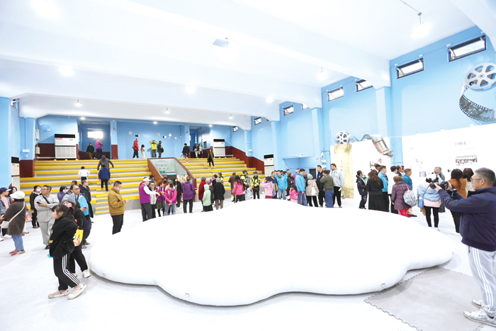 「金沙戲院」歷經半年修復後，於昨日正式重新啟用。（薛子軒攝）