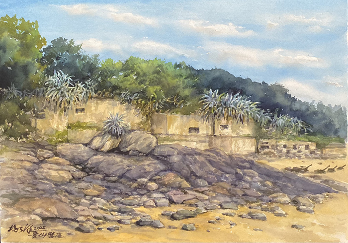 金門縣水彩畫協會理事長楊天澤，以畫筆紀錄金門早期海岸防禦工事的碉堡群。（楊天澤提供）