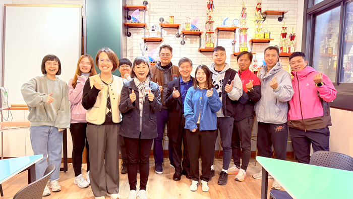 卓環國小迎來學術專家蒞校訪視，為學校雙語課程的教學提供寶貴建議。（卓環國小提供）