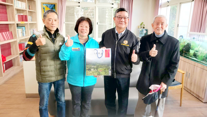 金門縣榮民服務處拜會金門大同之家主任。（榮服處提供）