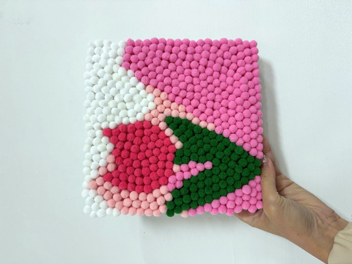 「毛球黏貼畫」。（農試所提供）