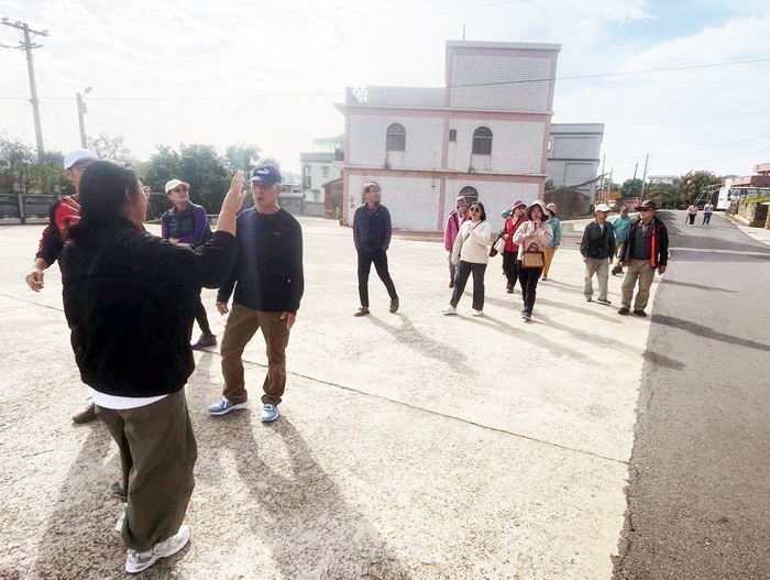 「手作紅龜粿體驗＆社區小旅行」今年持續推動。
（斗門社區發展協會提供）