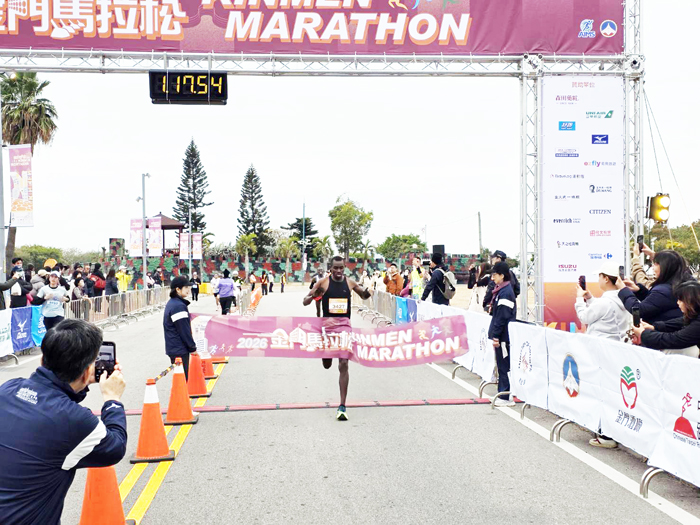 半馬男子組冠軍。（許峻魁攝）