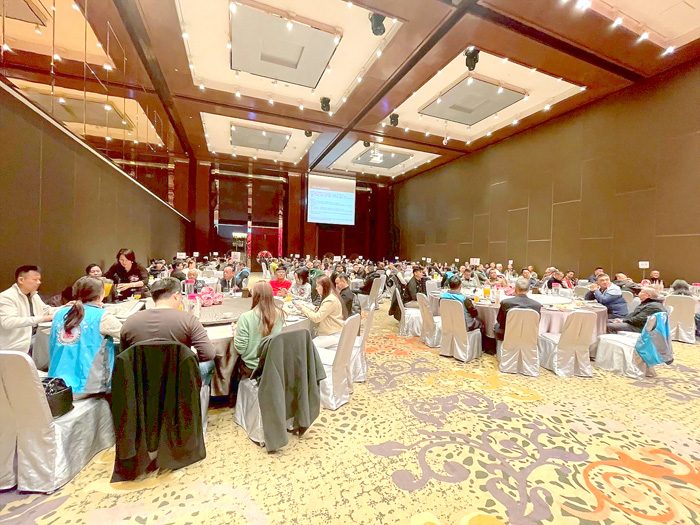 金門縣不動產仲介經紀商業同業公會召開會員大會，並結合年終尾牙聯誼活動舉行。（該公會提供）