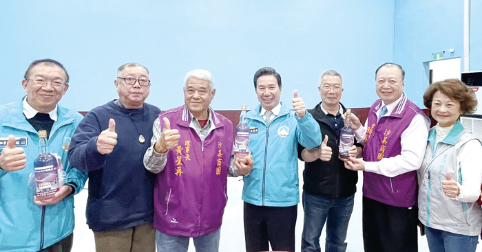 金沙戲院修繕重新開放後，縣長陳福海日前再率團隊蒞臨現場，期許透過公私協力，再造區域繁榮，再現金沙過往風華。（陳麗妤攝）