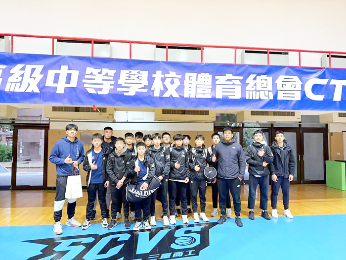 沙中男籃赴台征戰「114學年度國中籃球聯賽乙級北區複賽」，在C組預賽連下兩城，以分組第1晉級第二階段，可惜1月28日不敵新北中正國中無緣八強。（金沙國中提供）