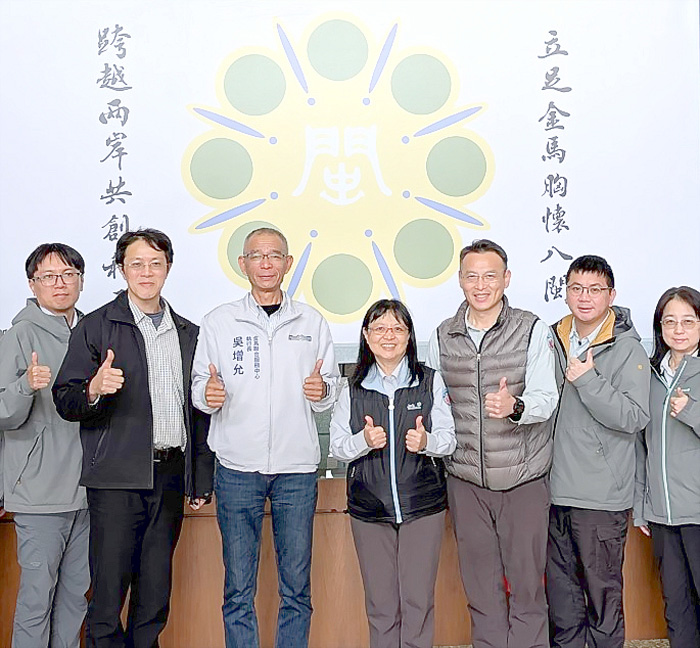 金管處處長黃子娟率團隊拜會金馬聯合服務中心執行長吳增允。（金管處提供）