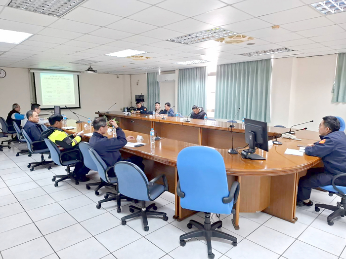 金湖分局特別邀集縣政府觀光處、林務所、農業試驗所、畜產試驗所及內政部警政署保七總隊第四大隊金門分隊等相關單位，召開「春節交通疏導工作協調會」。（金湖分局提供）
