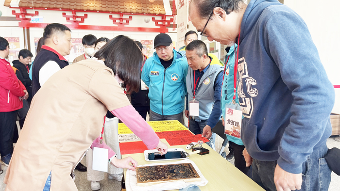 金門歷史民俗博物館「圍爐古今中外文化特展」昨開幕。（陳麗妤攝）