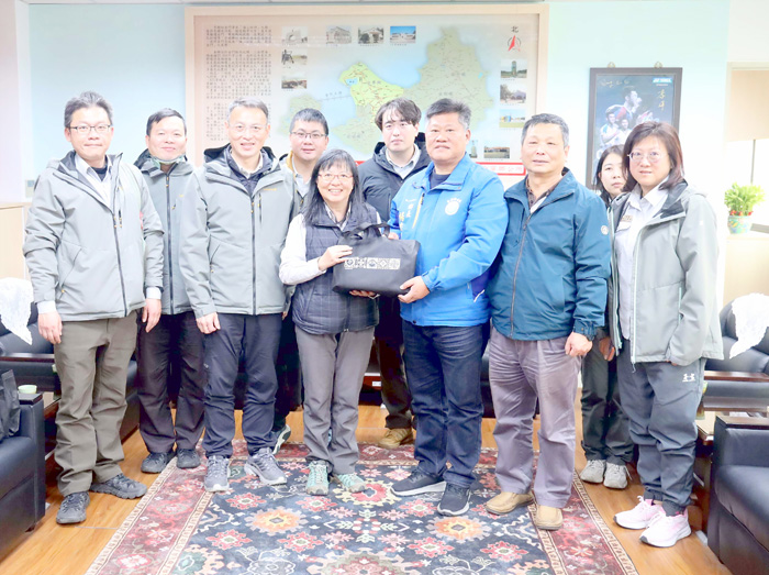 金門國家公園管理處新任處長黃子娟率同管理處主管同仁，拜會金寧鄉鄉長楊忠俊，深化聚落文化保存與社區培力合作。（金寧鄉公所提供）