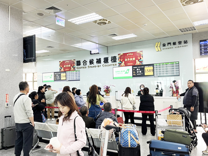 春節聯合候補櫃檯圓滿達成疏運任務。（高凡淳攝）