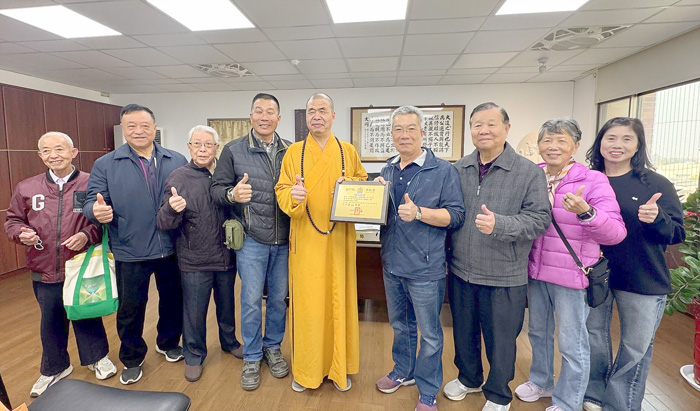 海印寺日前由性海師父帶領董、監事成員前往金沙鎮辦理115年春節急難疾困民眾慰問。（金沙鎮公所提供）
