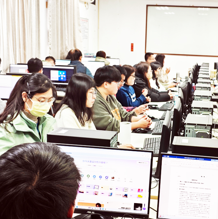 「AI數位文宣製作」教育訓練。
（綜發處提供）