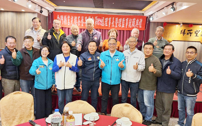 莒光樓茶藝早覺會第八屆理監事授證。
（蔡麗玉攝）