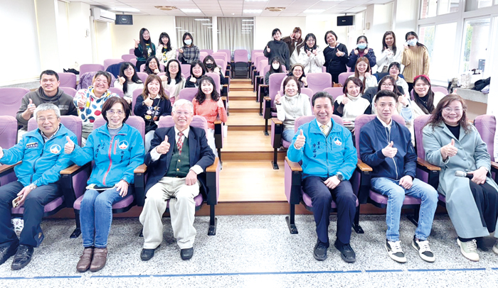 縣長陳福海重視幼兒教育發展，期待藉由0-6歲幼兒教育扎根計畫，協助孩子迎向多元變動的世界。（呂肇中攝）