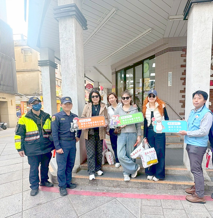 金門縣政府執行「微型電動二輪車實地聯合稽查」行動。（觀光處提供）