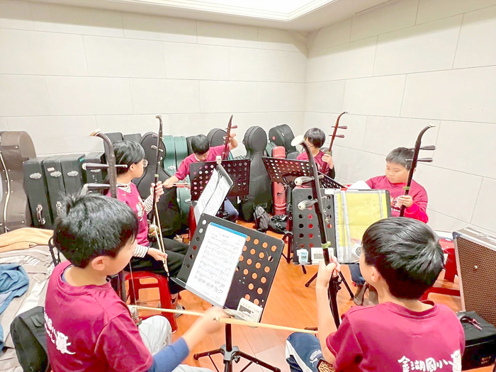 金湖國小國樂團參加全國學生音樂比賽，於國樂合奏國小團體B組榮獲特優。（金湖國小提供）