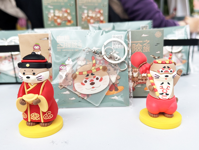 「水獺阿特快閃」互動體驗，3─6月週六於金沙戲院領卡集章，集滿2章即可抽好禮。（縣府提供）