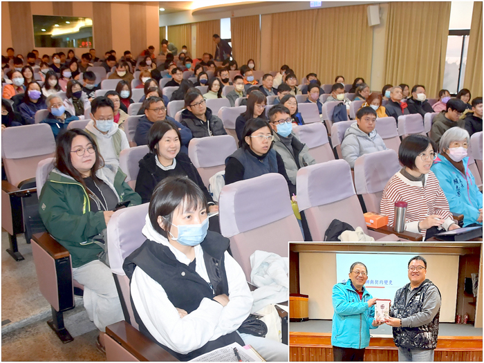 左上、縣府辦理「採購監辦實務與契約變更暨爭議案例研析」課程；右下、主計處長王崑龍（左）感謝專門委員徐偉峻抵金講授課程。（莊煥寧攝）