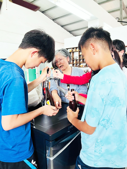 卓環國小六年級校訂校本課程，培養行動力與關懷力。（卓環國小提供）