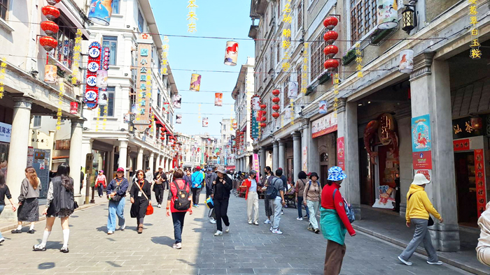 進香團走訪潮汕古道。（蔡麗玉攝）