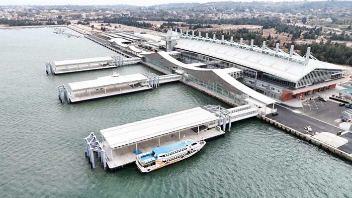 金門「水頭港大型旅客服務中心新建工程」榮獲行政院公共工程委員會第25屆公共工程金質獎。（縣府提供）