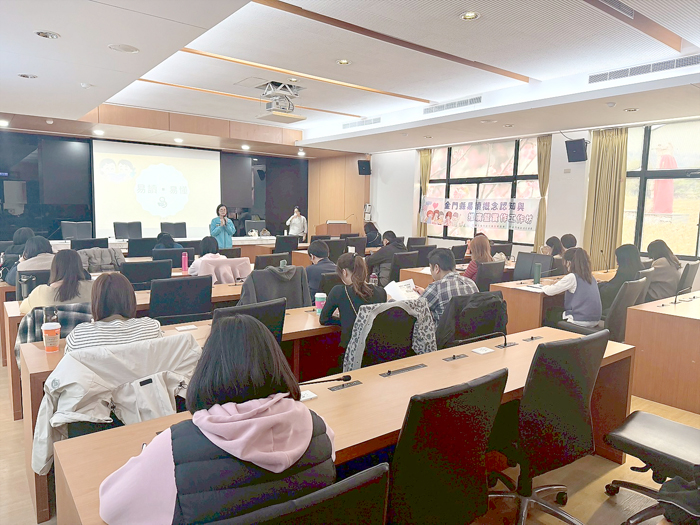 縣府社會處日前辦理易讀概念認知與推廣暨實作工作坊。（社會處提供）