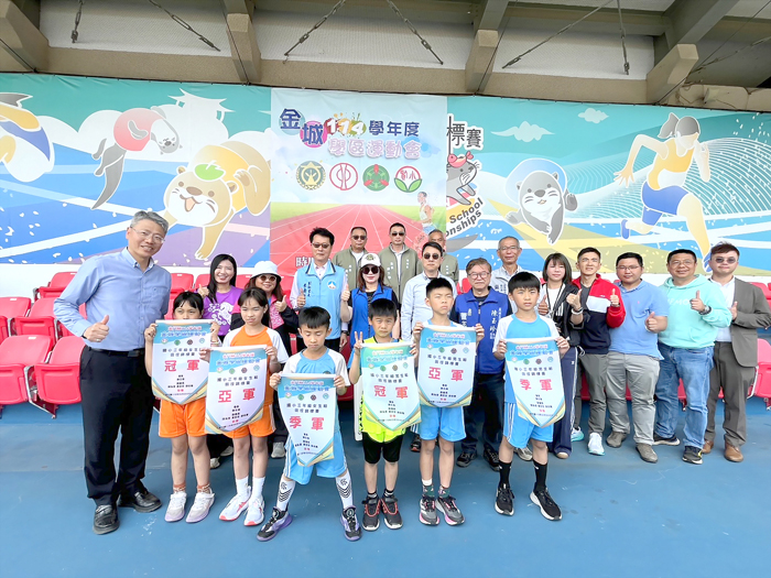 各項錦標獲獎團隊合影。（高凡淳攝）