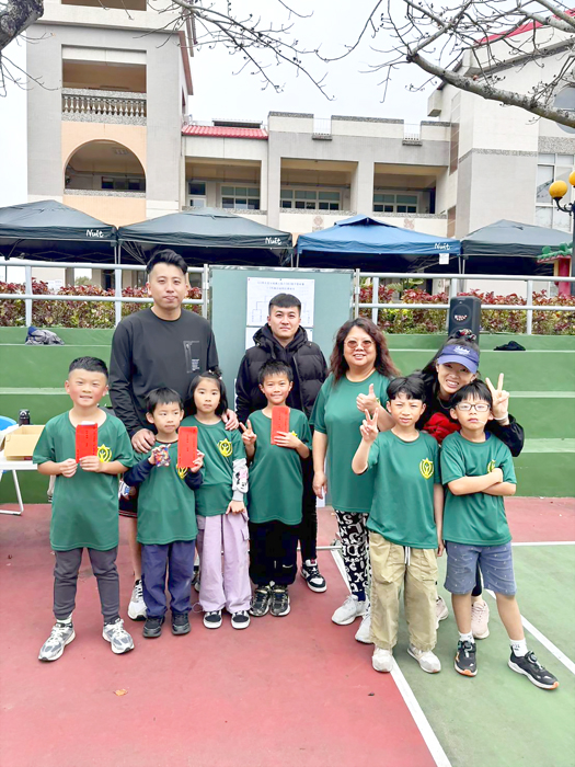 古城國小舉辦「教學參觀日暨兒童節慶祝活動」，結合課程展示、親子互動及多元宣導，現場洋溢溫馨與活力。（校方提供）