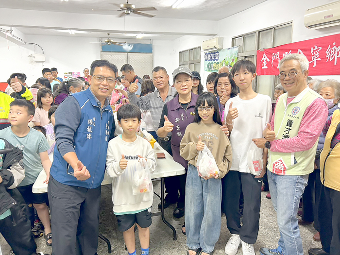 議員許玉昭於兒童節辦理「當我們童在一起─有福童享」活動。（許加泰攝）