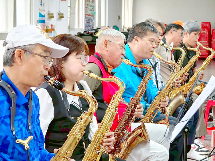 來自新北市的「樹林薩克斯風樂團」，將攜手金門在地「金響亮樂團」，於4月10日及11日舉辦兩場公益音樂會。（主辦單位提供）