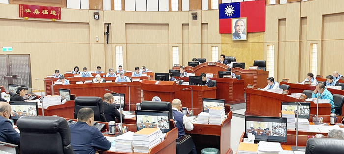 金門縣議會第八屆第七次定期會，昨進行議案讀會議程，由議長洪允典主持。（陳麗妤攝）